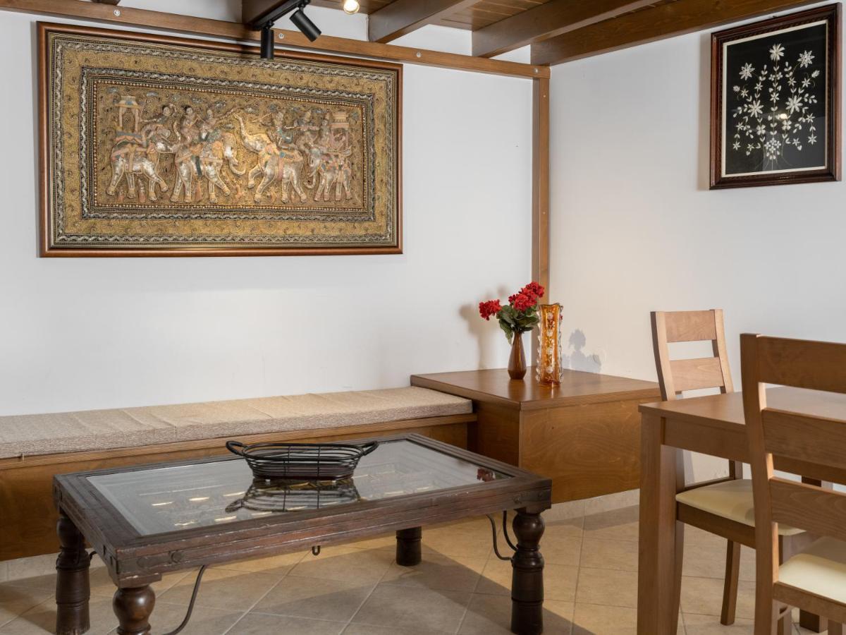 Anassa 1 City Centre House *